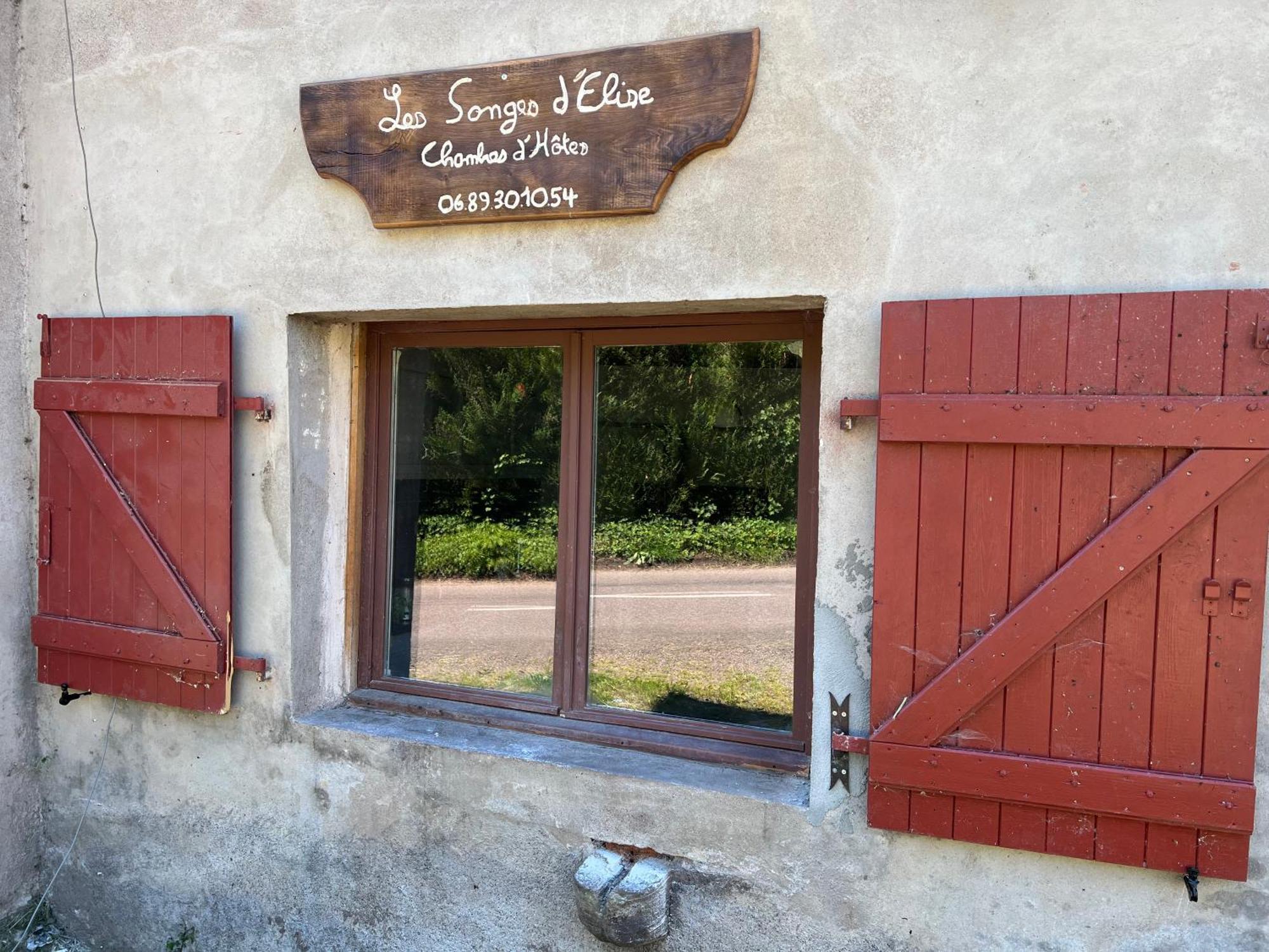 Aux Songes D'Elise Apartment Belmont  Bagian luar foto