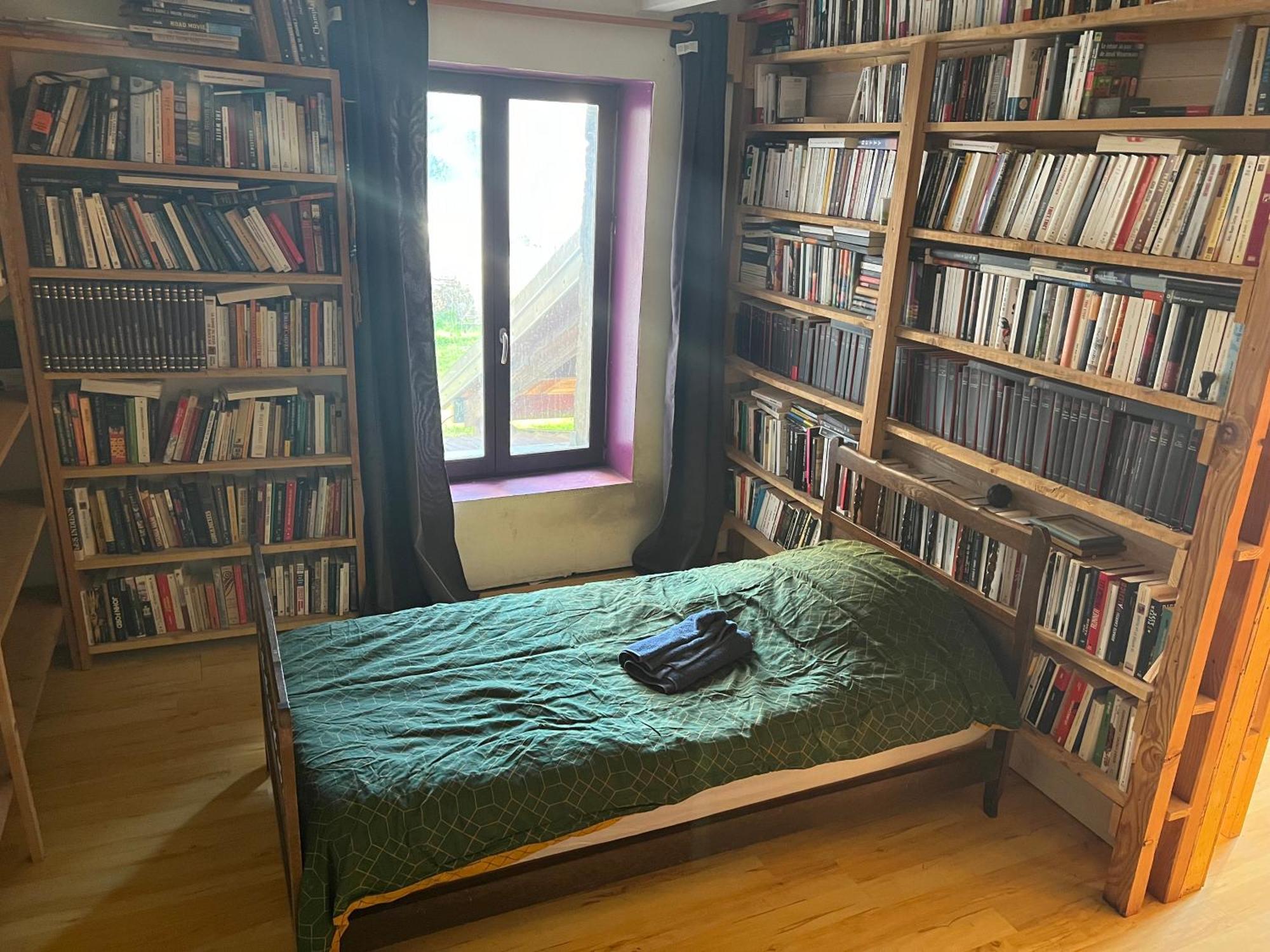 Aux Songes D'Elise Apartment Belmont  Bagian luar foto